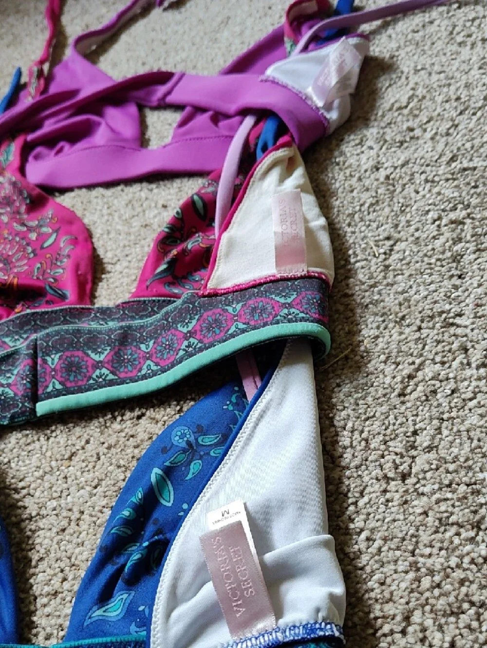 Victoria's Secret Retro Triangle Bikini Tops Size Medium - Picture 2 of 2